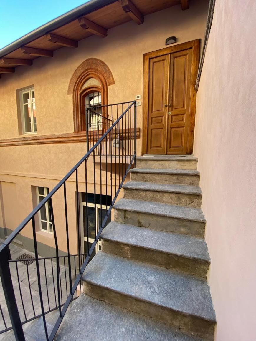 Maschera Di Ferro Appartamento In Centro Storico Pinerolo Exterior foto